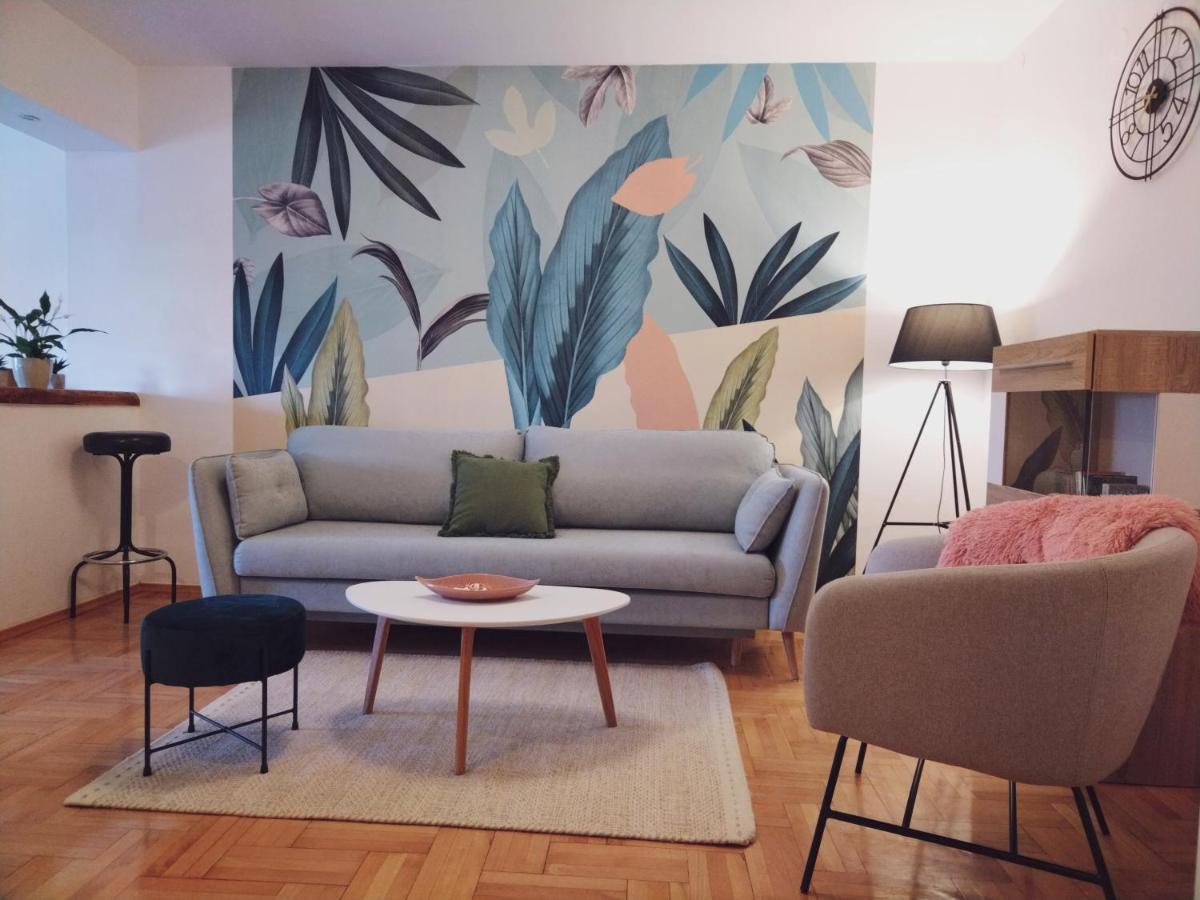 Apartments Radmila 波雷奇 外观 照片